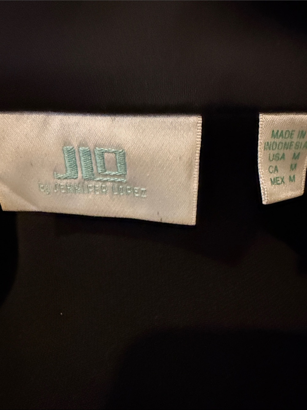 Blazer - Picture 4 of 4